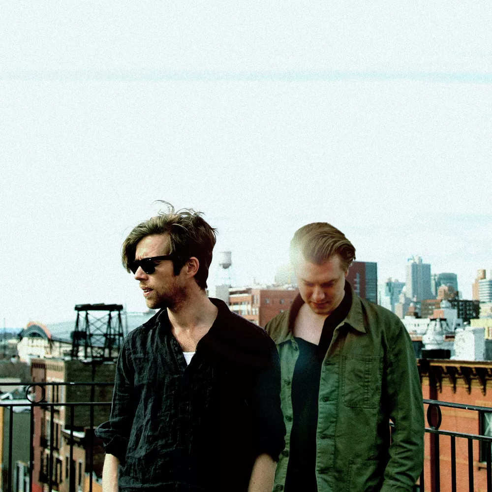 Blue Foundation: Vi svømmer i håndtegn og armbevægelser