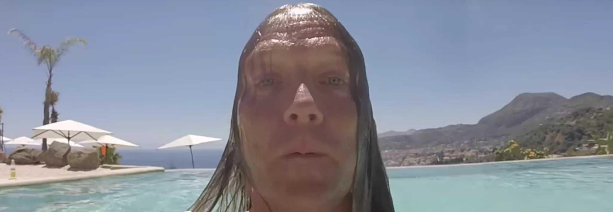 Binzer hylder den blå planet