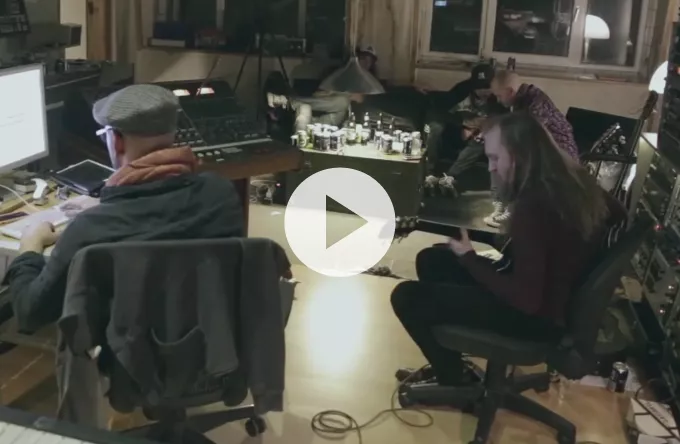 Premiere: Se minidokumentar om Förtress