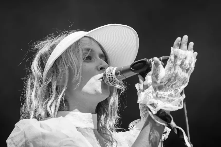 Hendes fremtid er så lys, at hun må have solskærm på