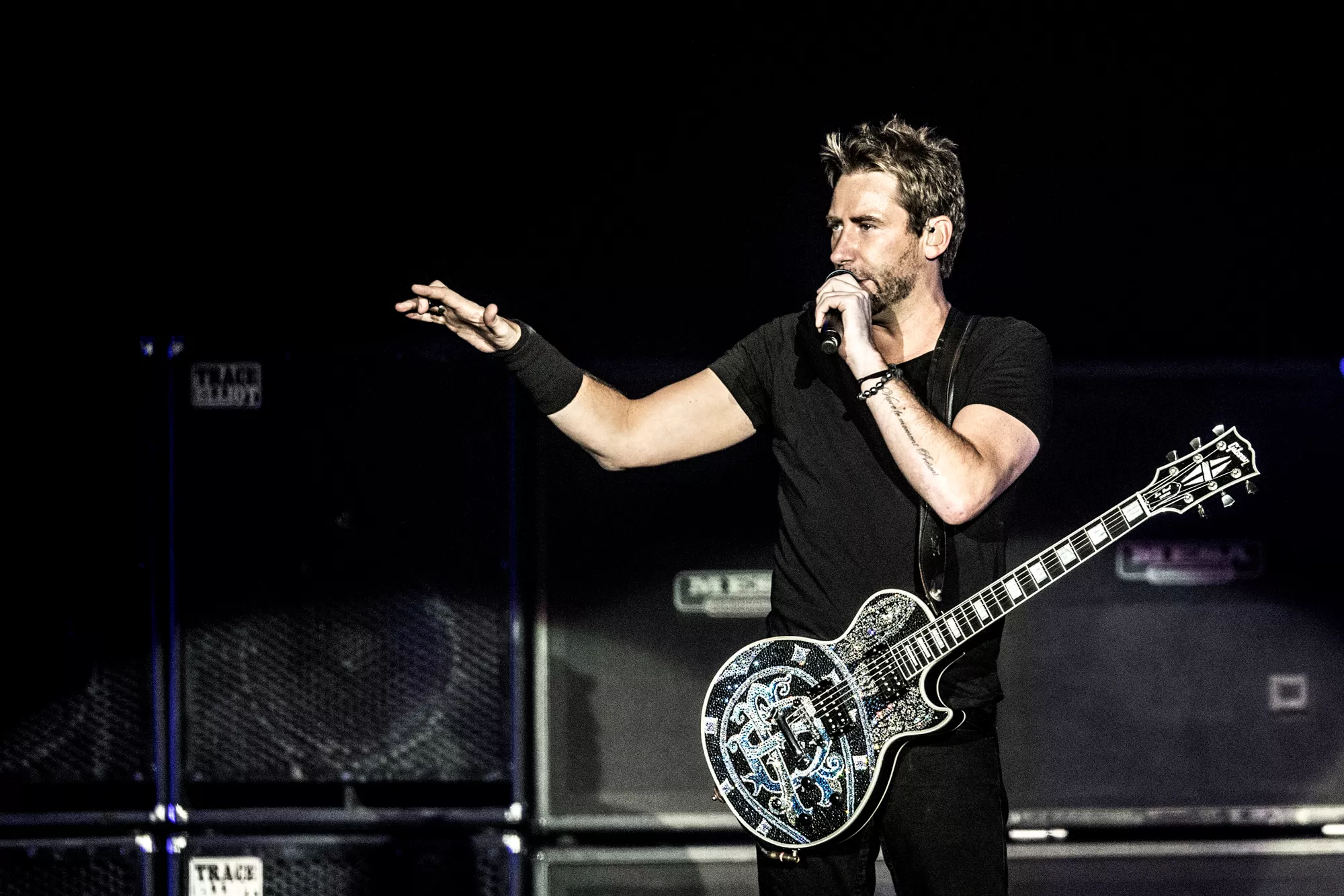 De udskældte canadiere leverede et festbrag, men blev svigtet af deres egen mangel på musikalsk kvalitet