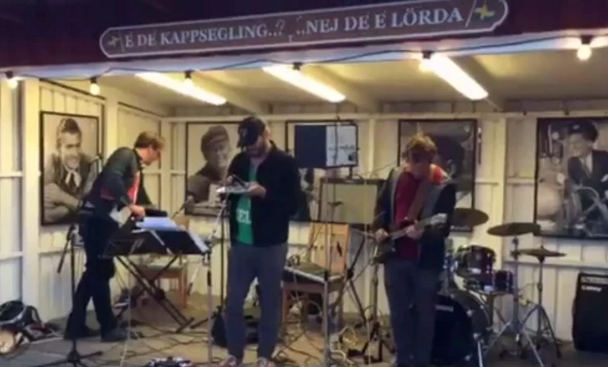 Se verdensstjernen opptre på lokal bar i Sverige