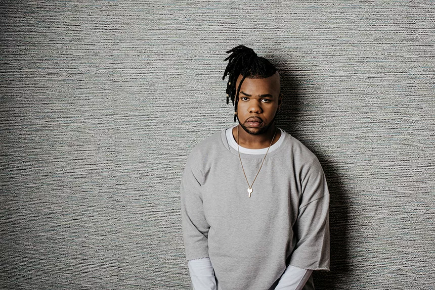 MNEK har skrevet til MØ og Beyoncé: – Jeg har aldrig mødt en mørk, homoseksuel popstjerne, der var flamboyant