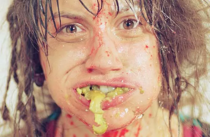 Se Tako Lakos prisvindende musikvideo med Danica Curcic