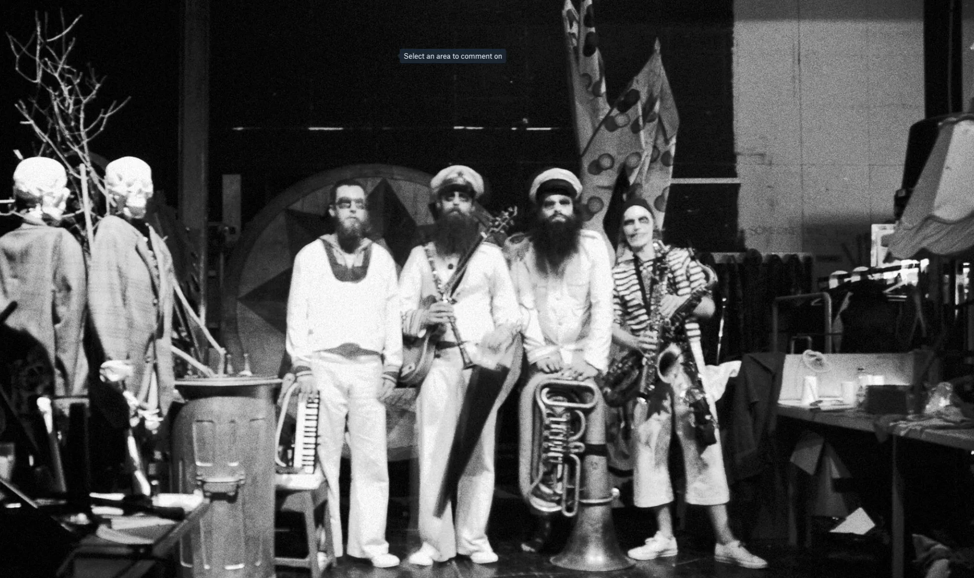 ANMELDELSE: Slatten brise i splittede bramsejl