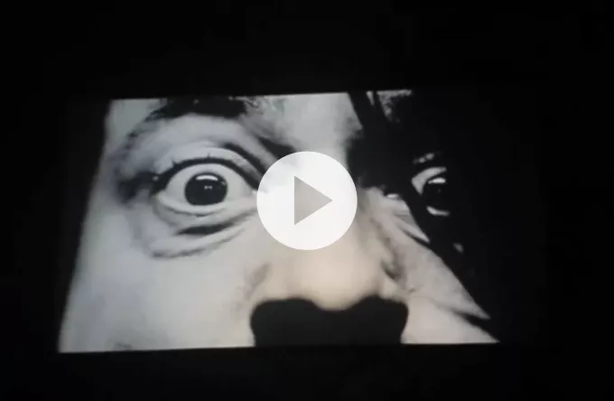 Se Dave Grohl give Kaiser Chiefs det glatte lag 