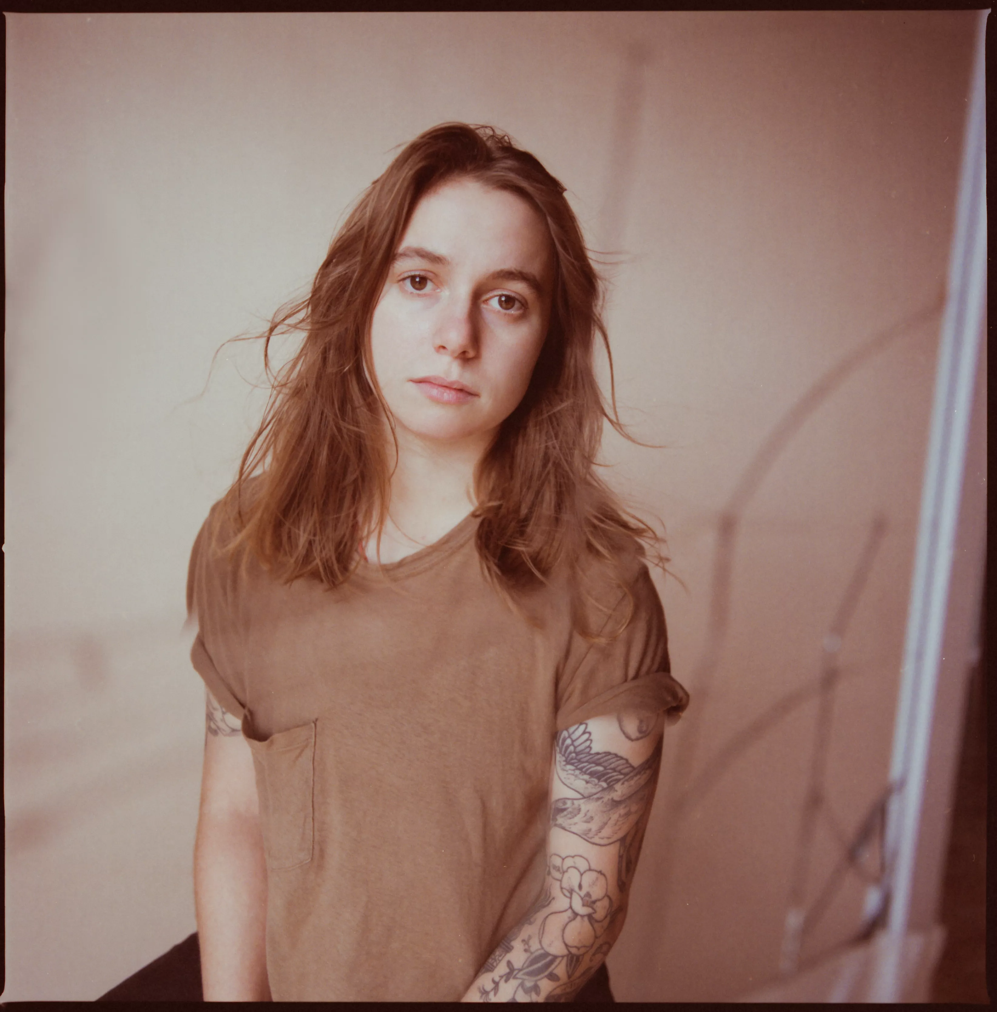 Seksstjernede Julien Baker giver koncert i Danmark