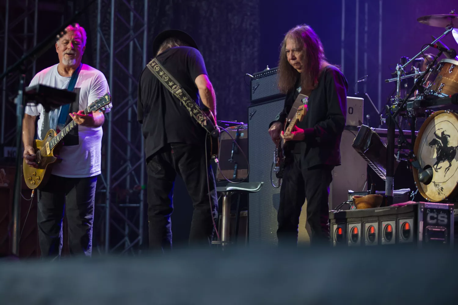 Neil Young-bassist død