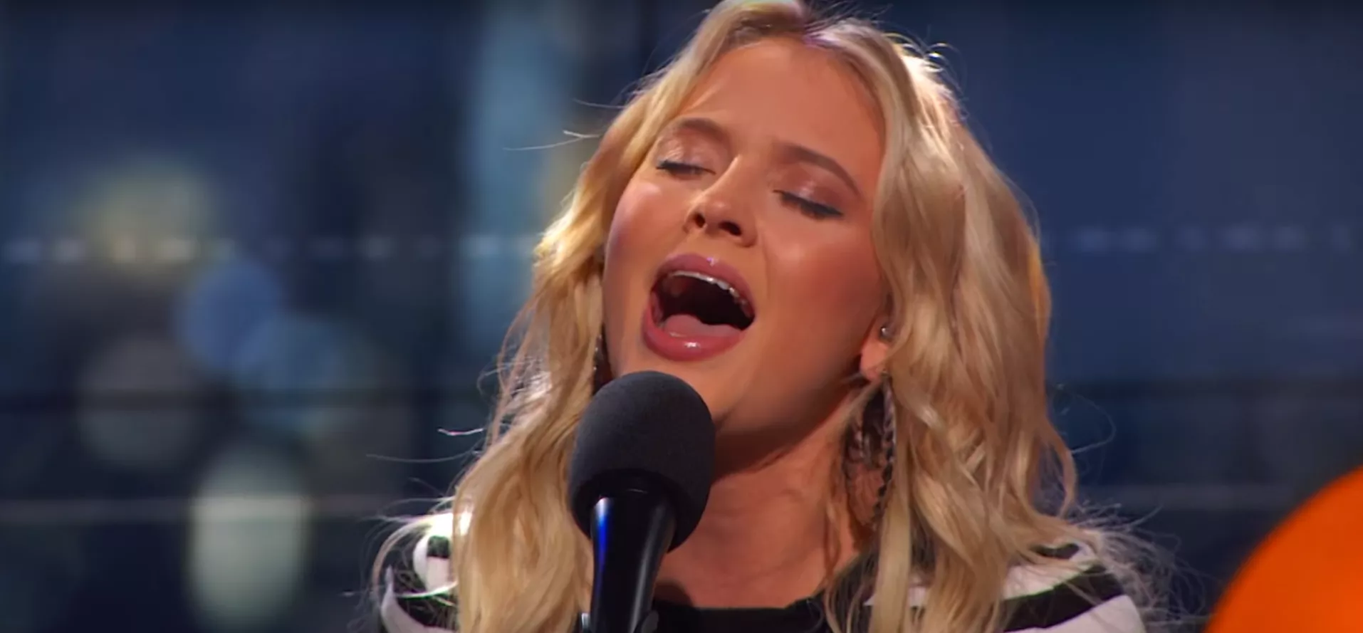 Se Zara Larsson briljera i amerikansk talk show