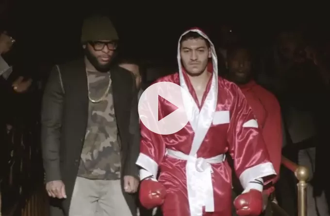 Følg en boksers vej ud af fiasko i Eminems nye video