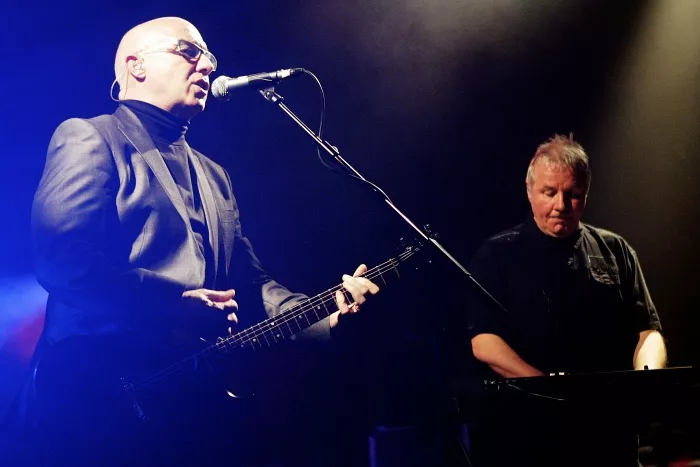 Ultravox och Howard Jones till Forever Young