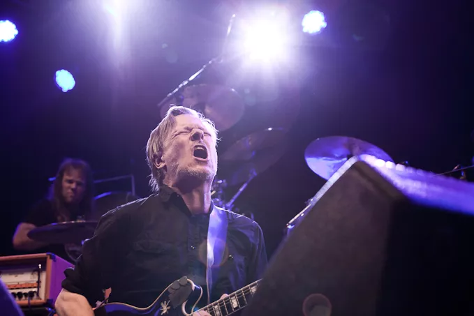 Swans afslører nye detaljer