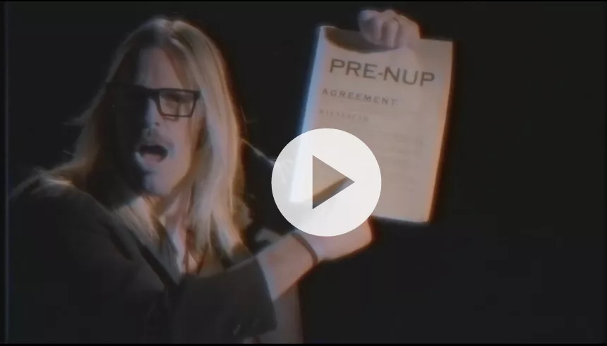 Foo Fighters-trommeslager Taylor Hawkins udgiver 80'er-inspireret video