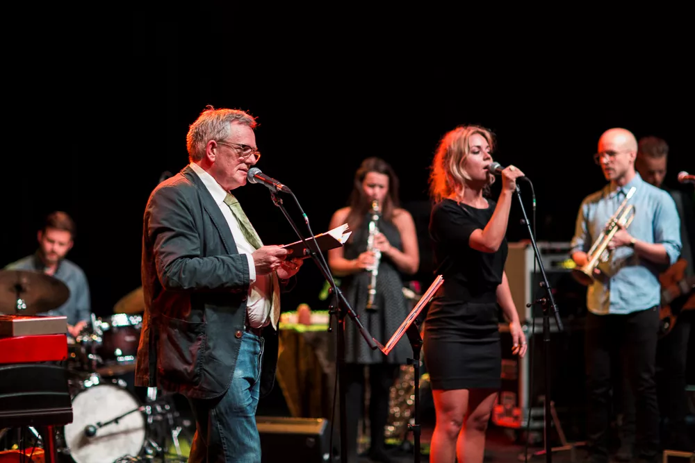 Glosegeniet møder kompetent kvarter med power og pondus