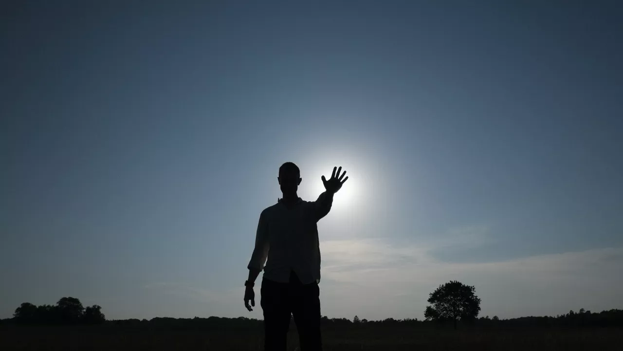 PREMIÄR: Familjen - Mitt I Natten