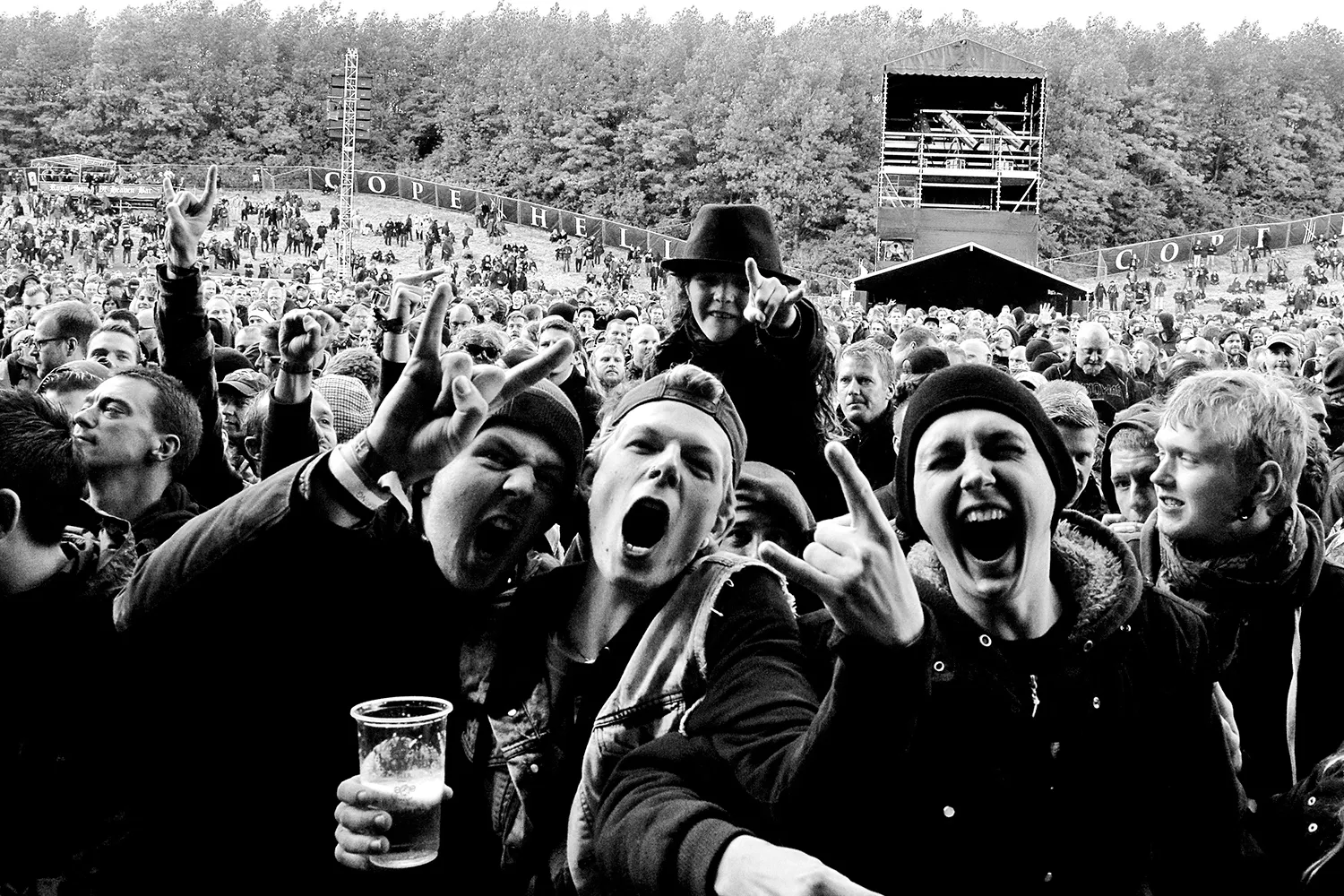 Gå billigare på festival? Betala i blod