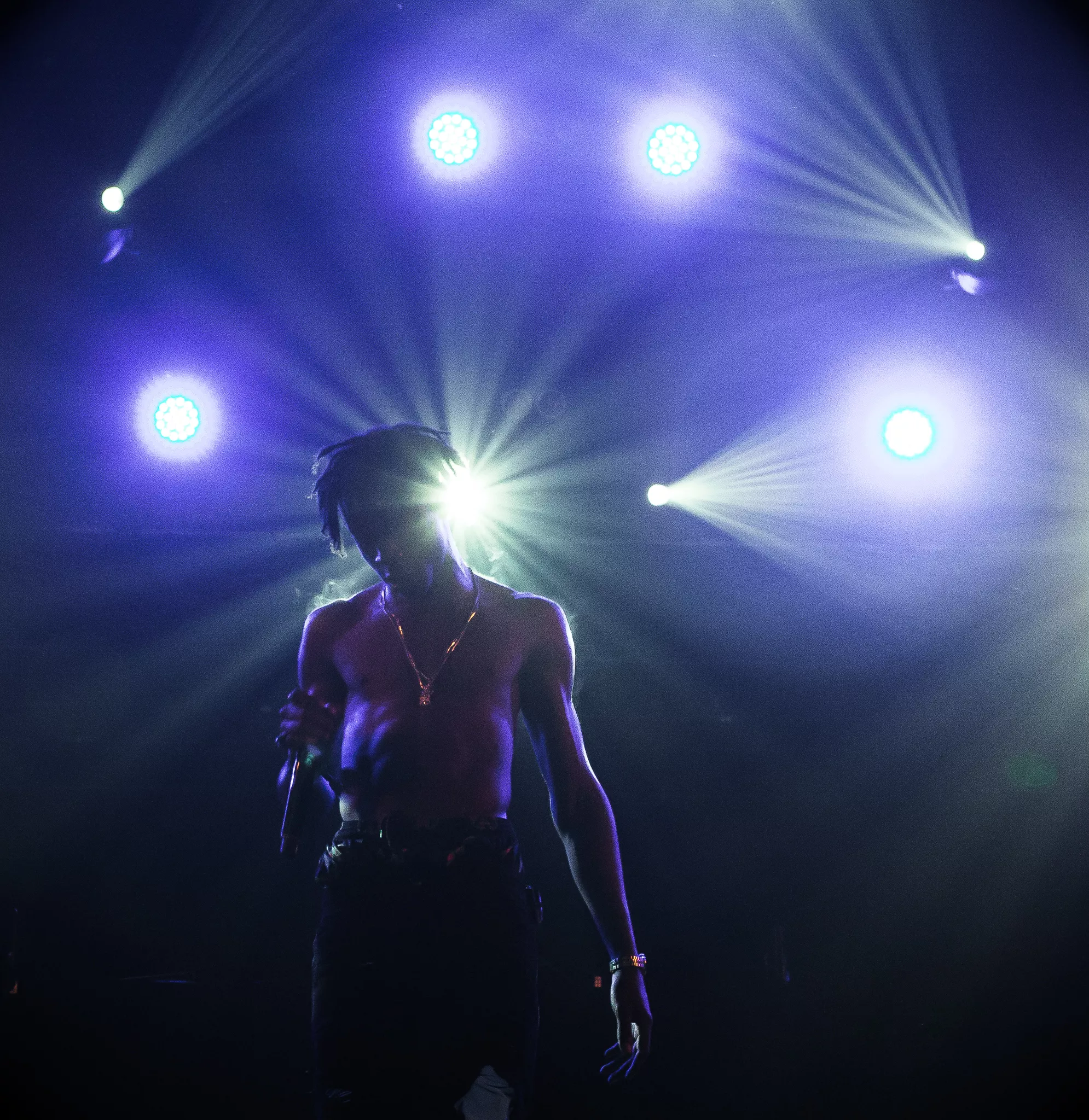 Hyllad rapstjärna klar för Sverige