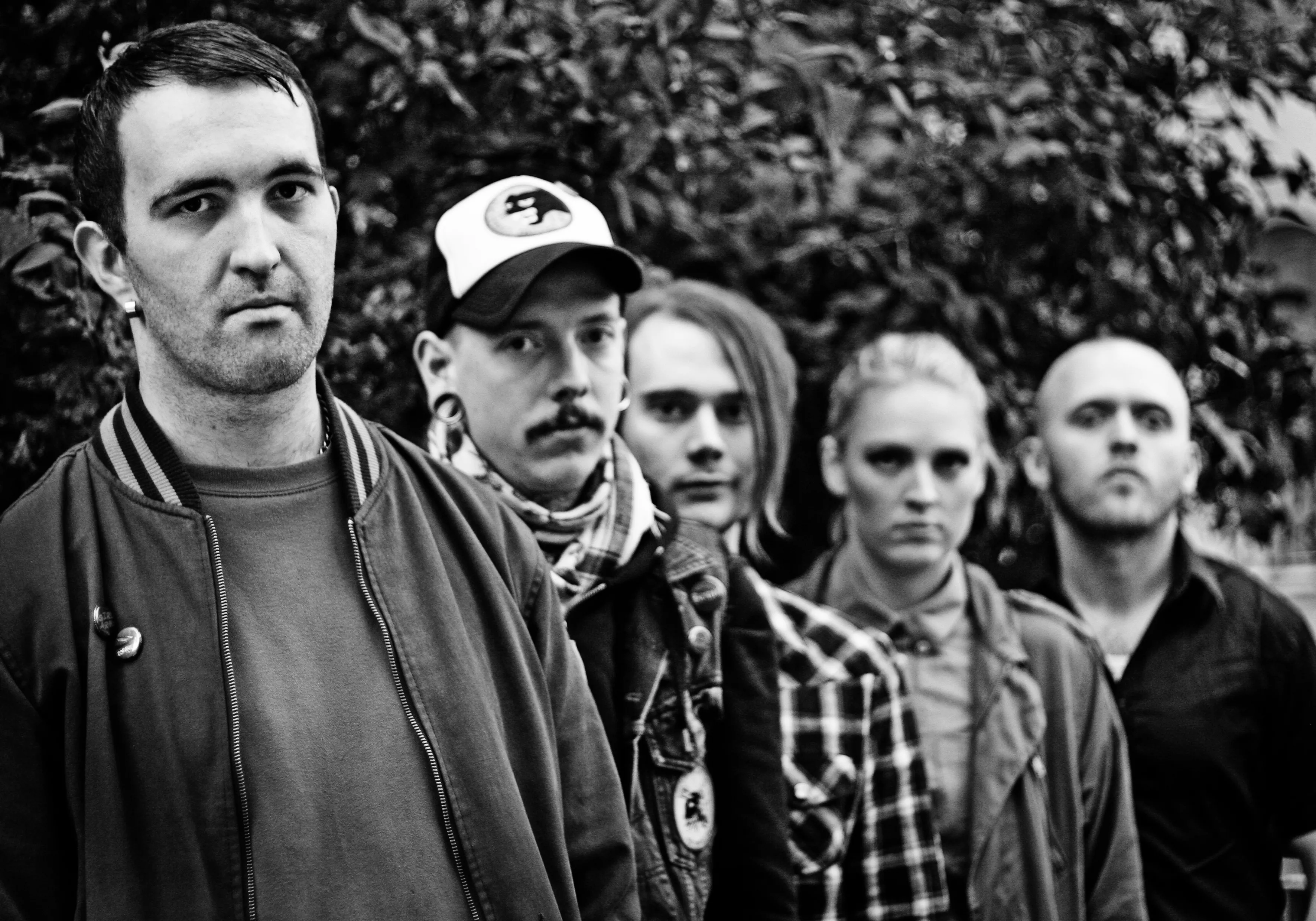Hør Blood Commands nye album
