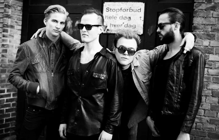 Mount Rushmore Safari holder releaseparty