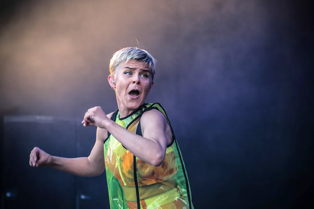 Robyn släpper album