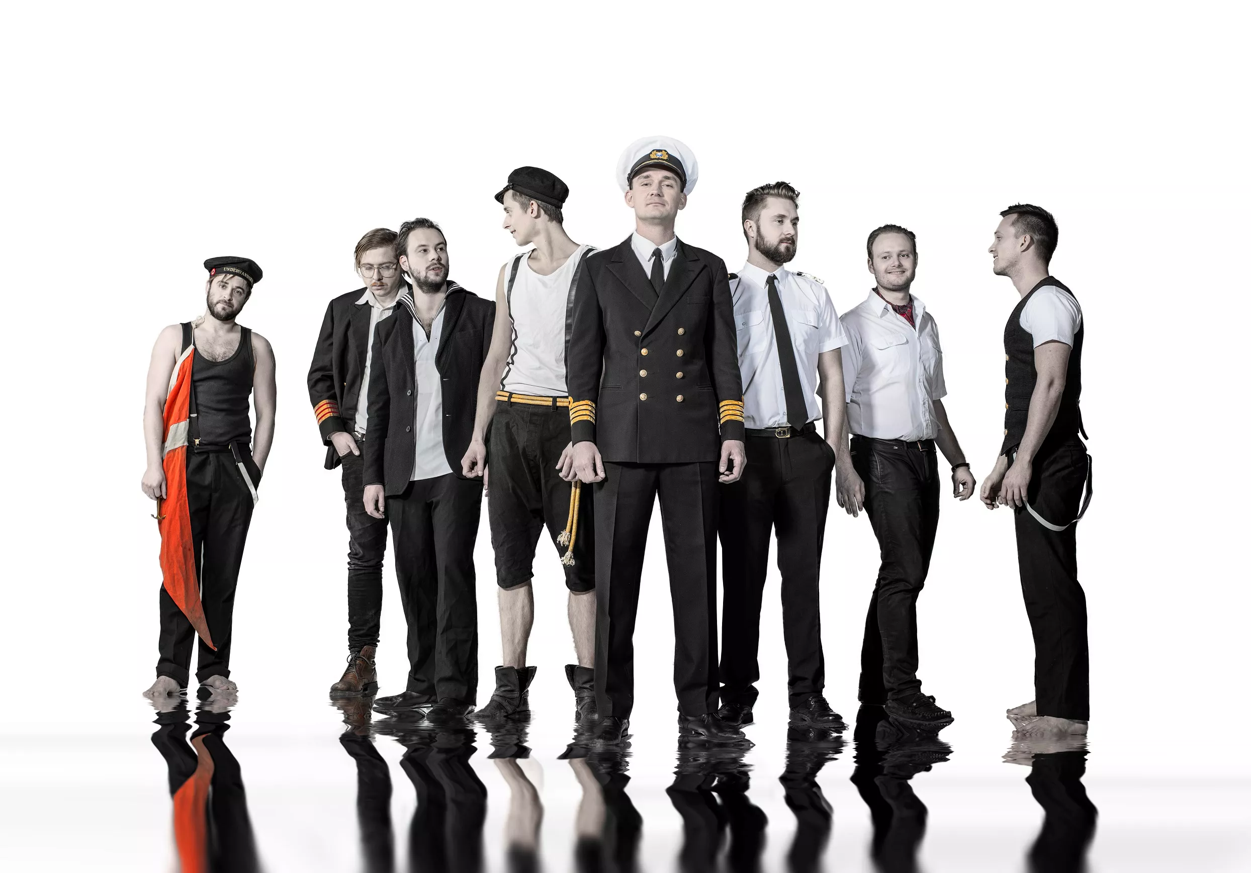 Sømændene: "Vi går sammen ned" – sang for sang