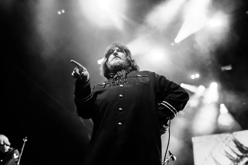 Ebbot, Bob Hund-medlem och ljudkonstnär gör livedebut