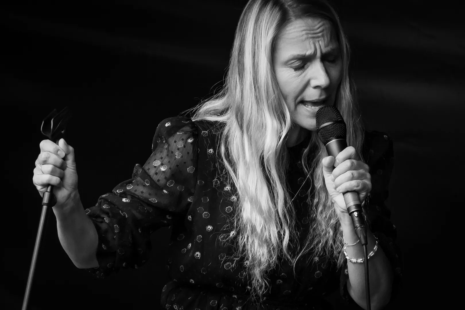 FOTOSERIE: Alberte Winding gav koncert til 5700 Summer