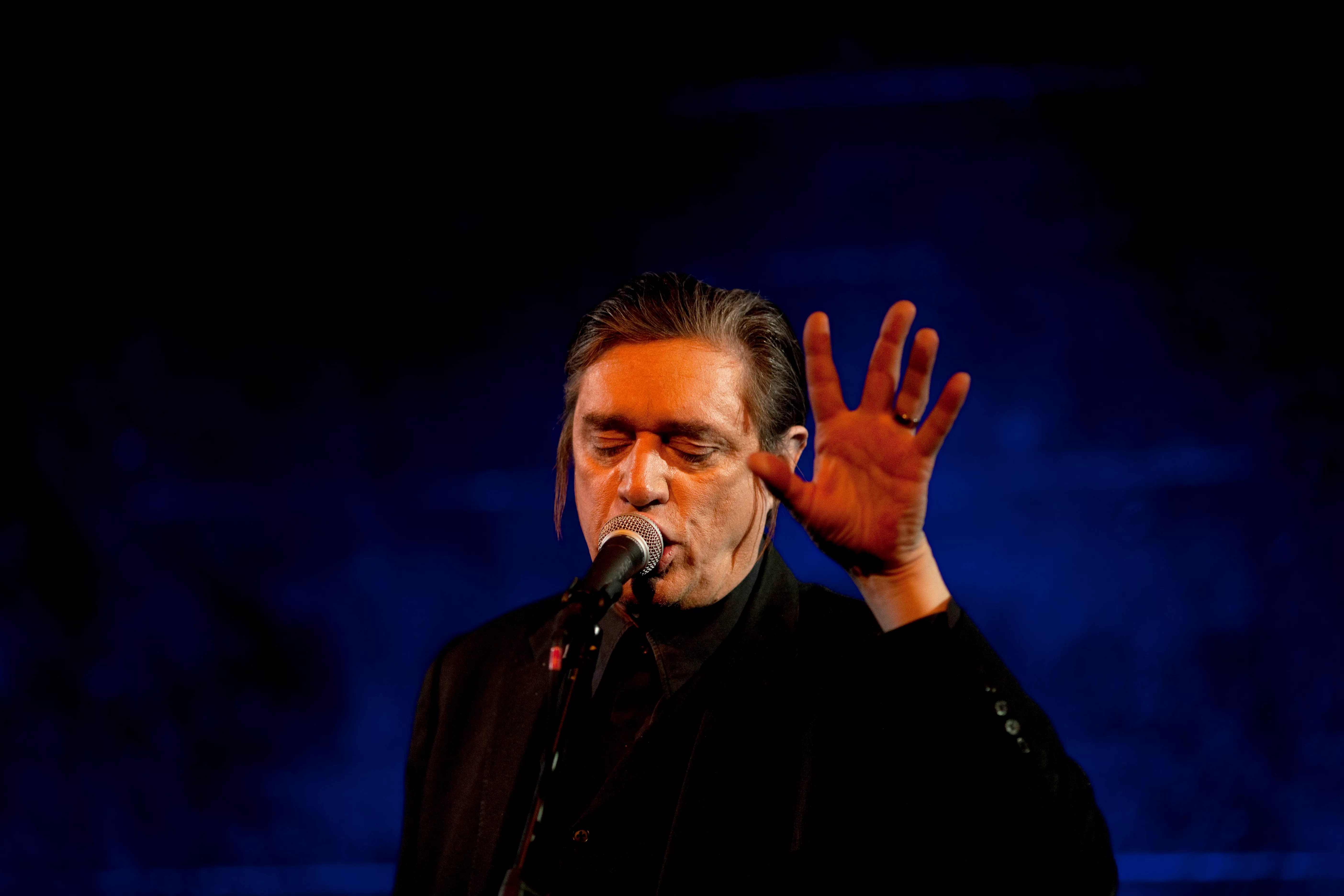 Blixa Bargeld giver avantgarde-koncert i Jazzhouse