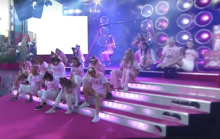 Möttes av hat och hot efter SD-kupp