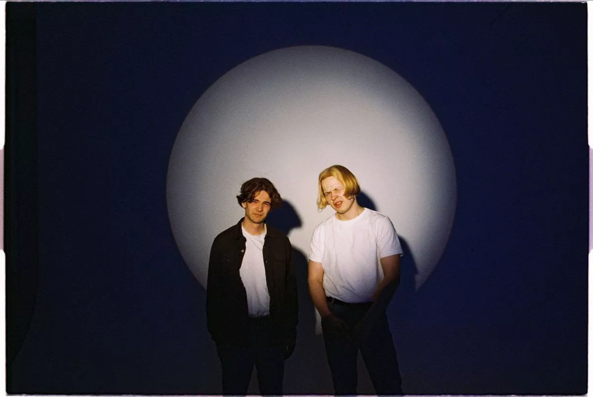 ANMELDELSE: Full fyr i teltet