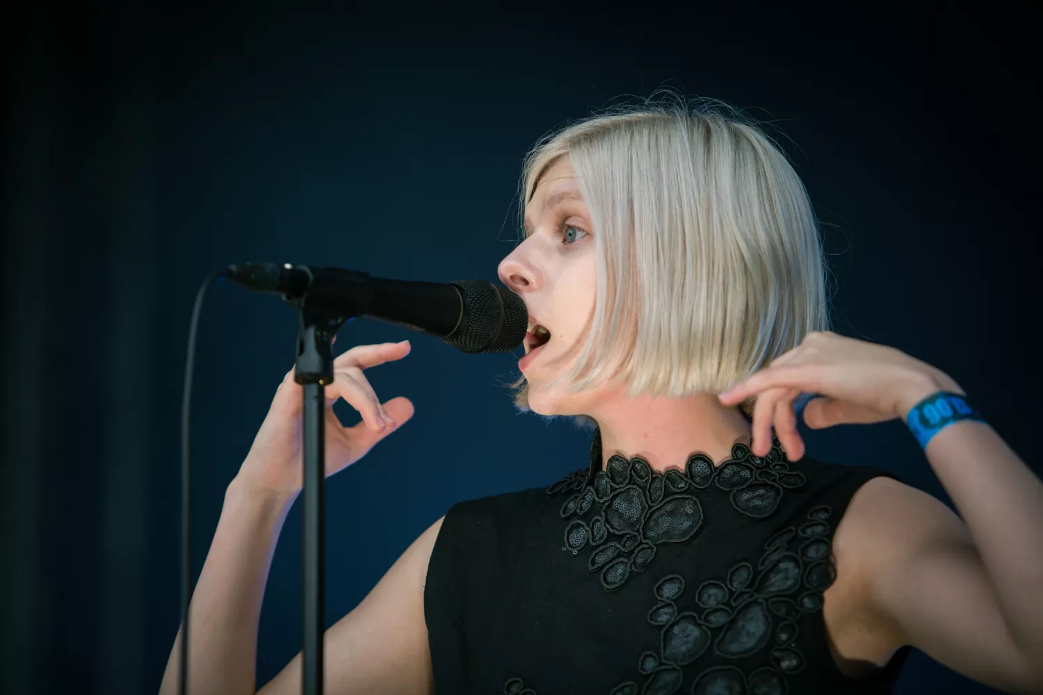 Norska Aurora är en av artisterna som öppet kritiserat presidentens beslut.