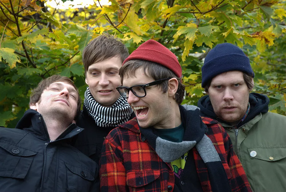 Division Of Laura Lee ger gratis smakprov