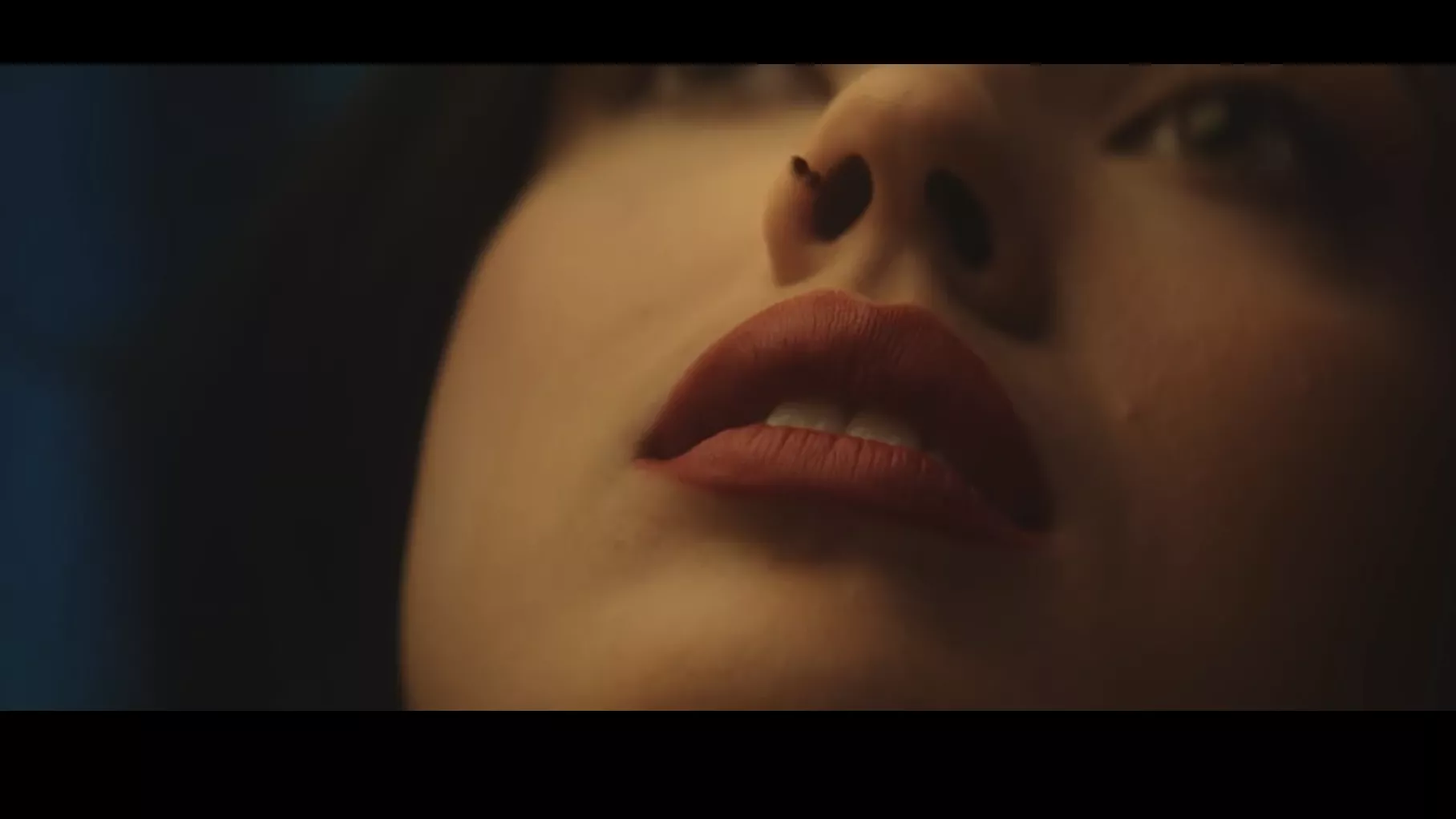 Sivas jagter "Colombiana" i ny video