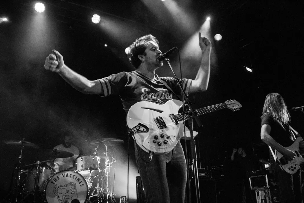 Frances aflyser sin koncert på NorthSide – The Vaccines erstatter