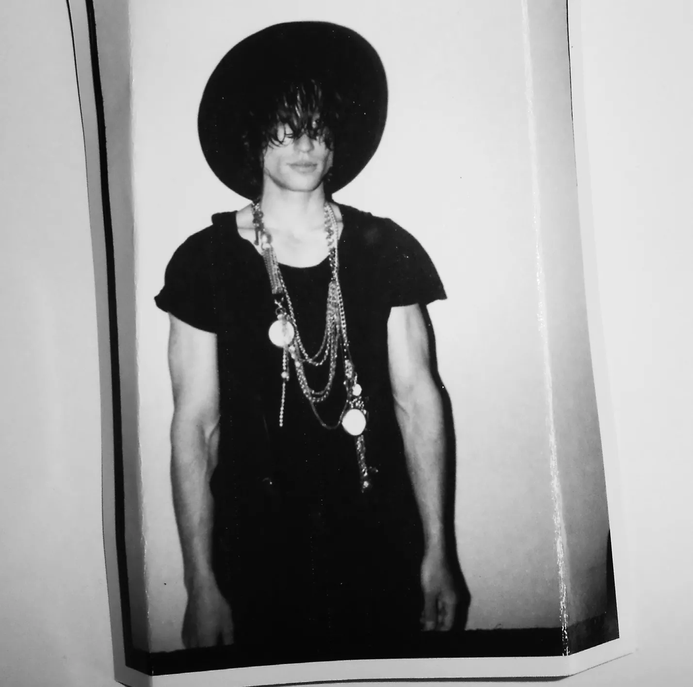 Hör Kristian Anttilas El Perro Del Mar-samarbete