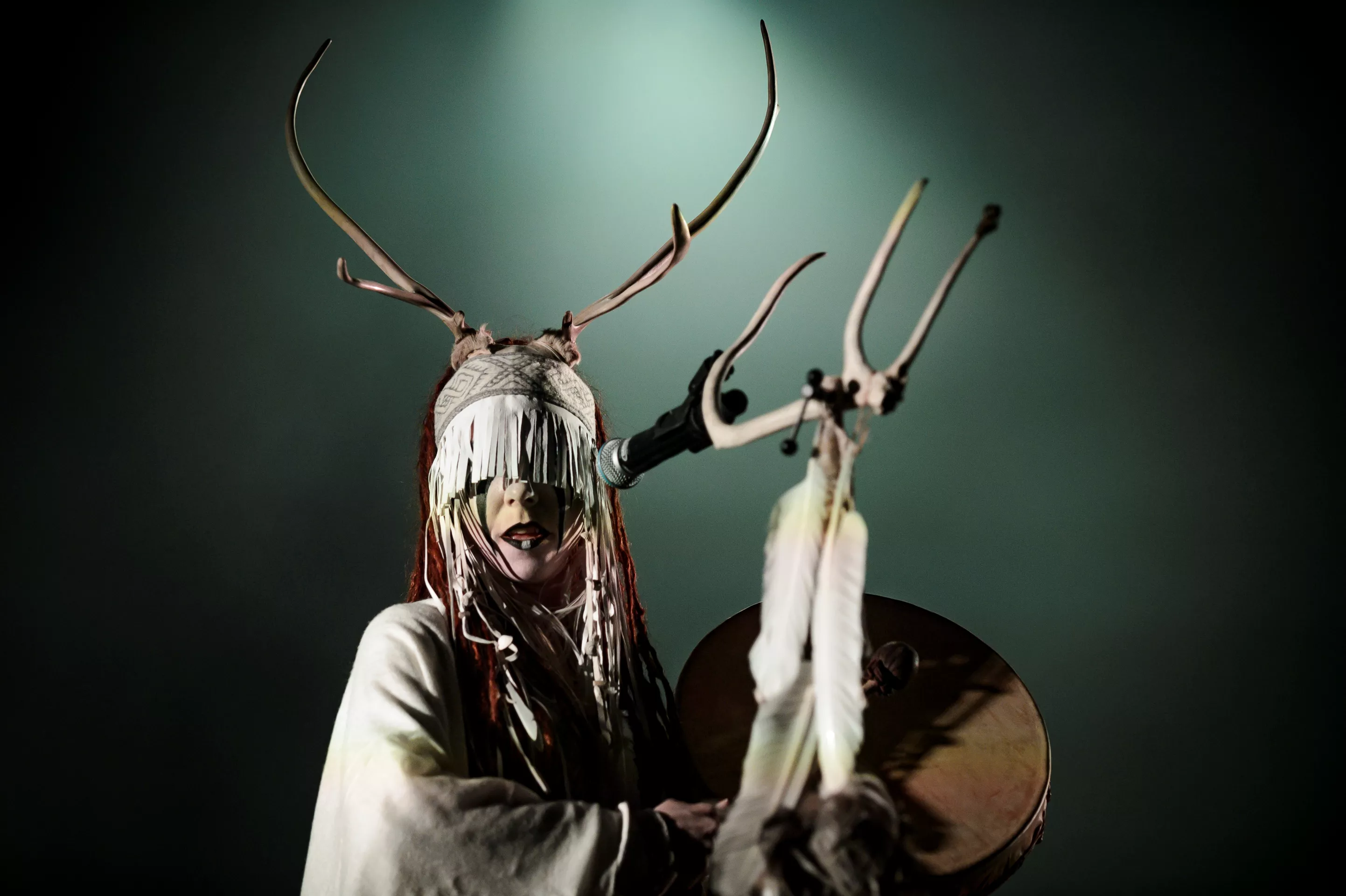 Seksstjernede Heilung giver største danske indendørskoncert