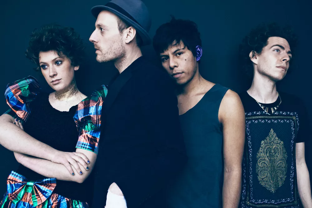 Lars And The Hands Of Light til Spot