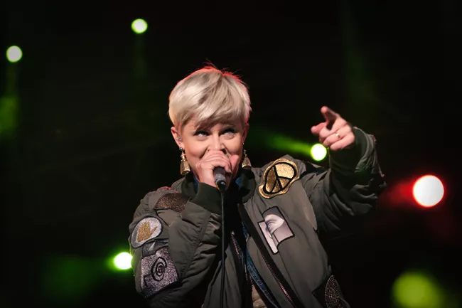 Robyn Sverigeaktuell även i mars