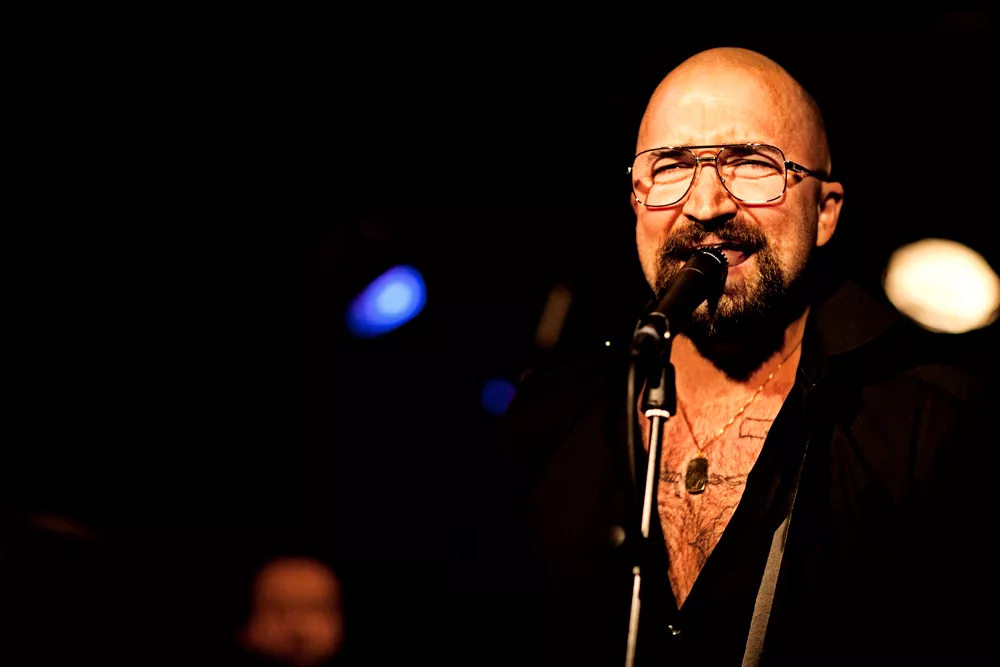 Frank Ziyanak skrotter soloalbum – og indspiller et nyt