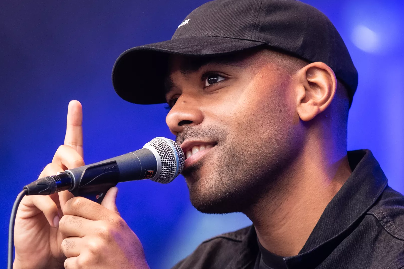 Når neonlyset ikke er nok, men spotlyset uundgåeligt