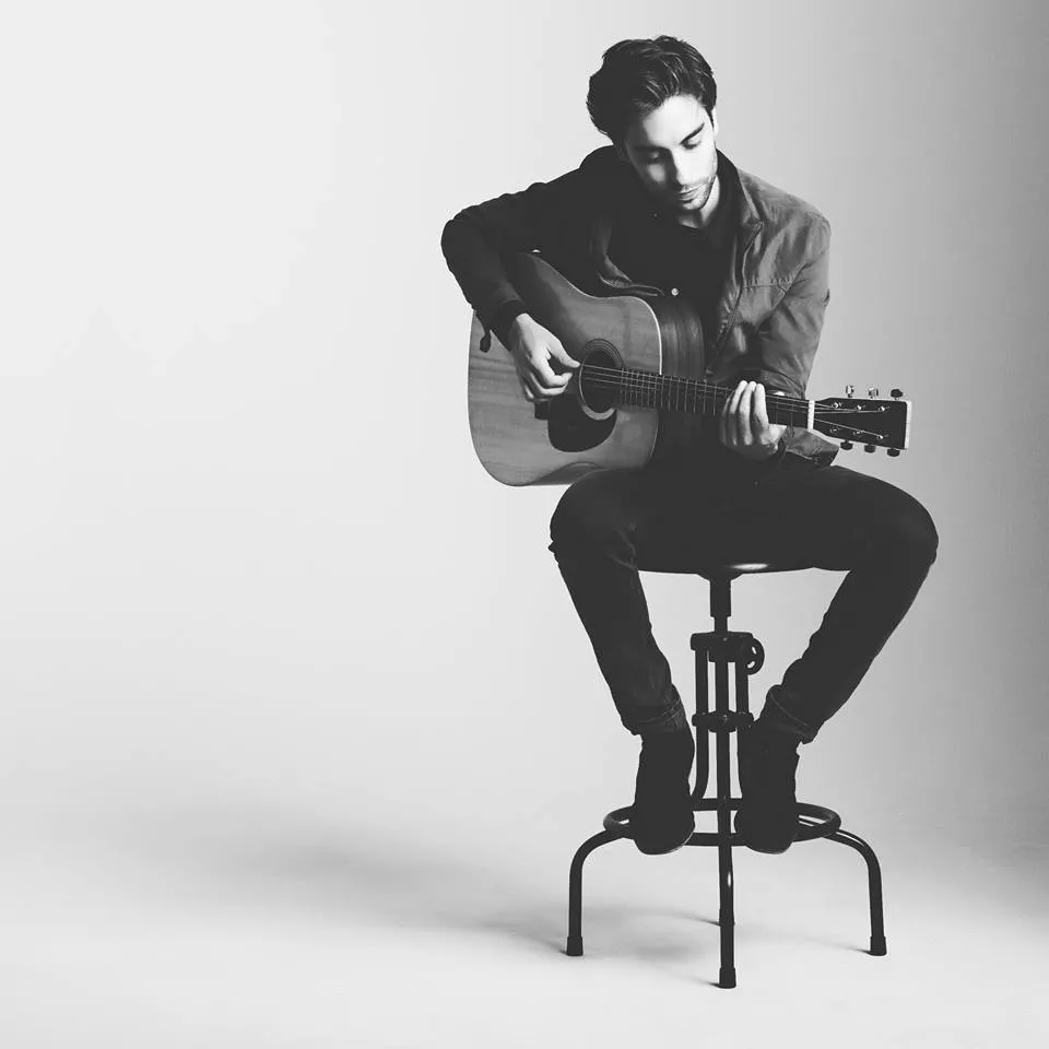 Som lager på lager av en lekfull Eric Gadd