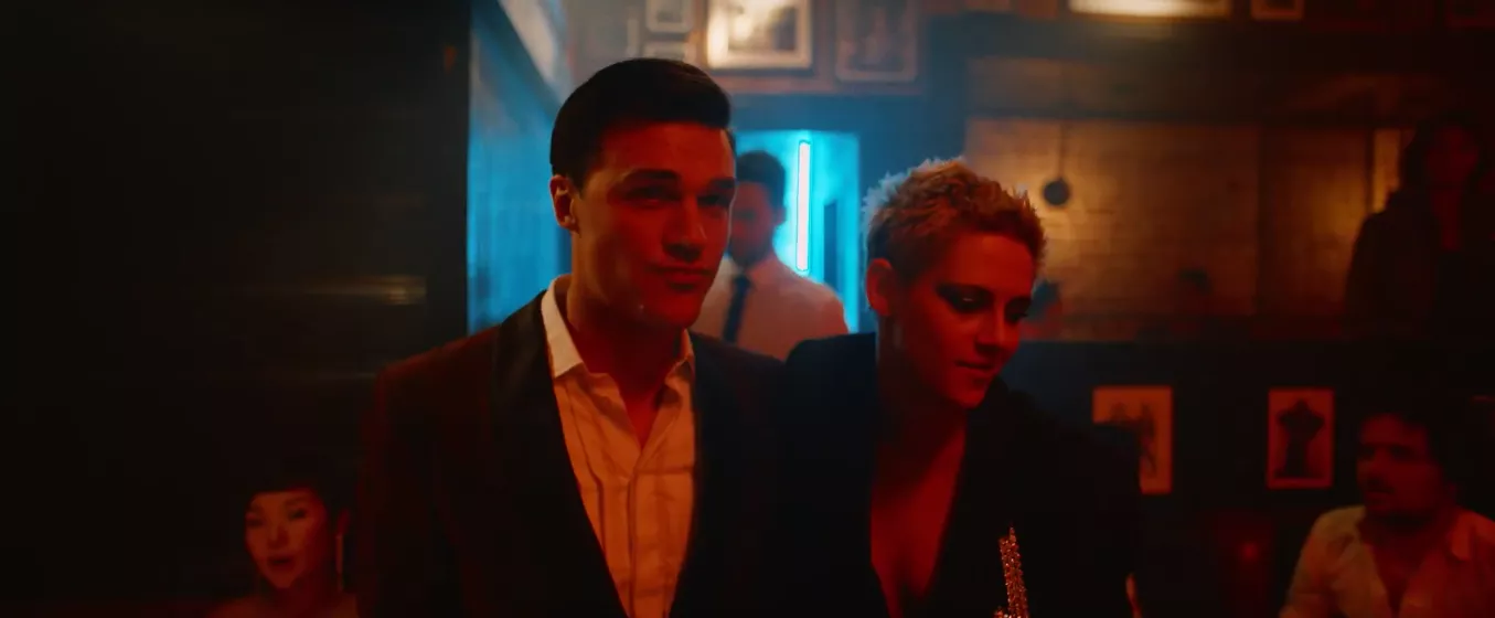 VIDEO: Interpol får selskab af Kristen Stewart og Finn Wittrock