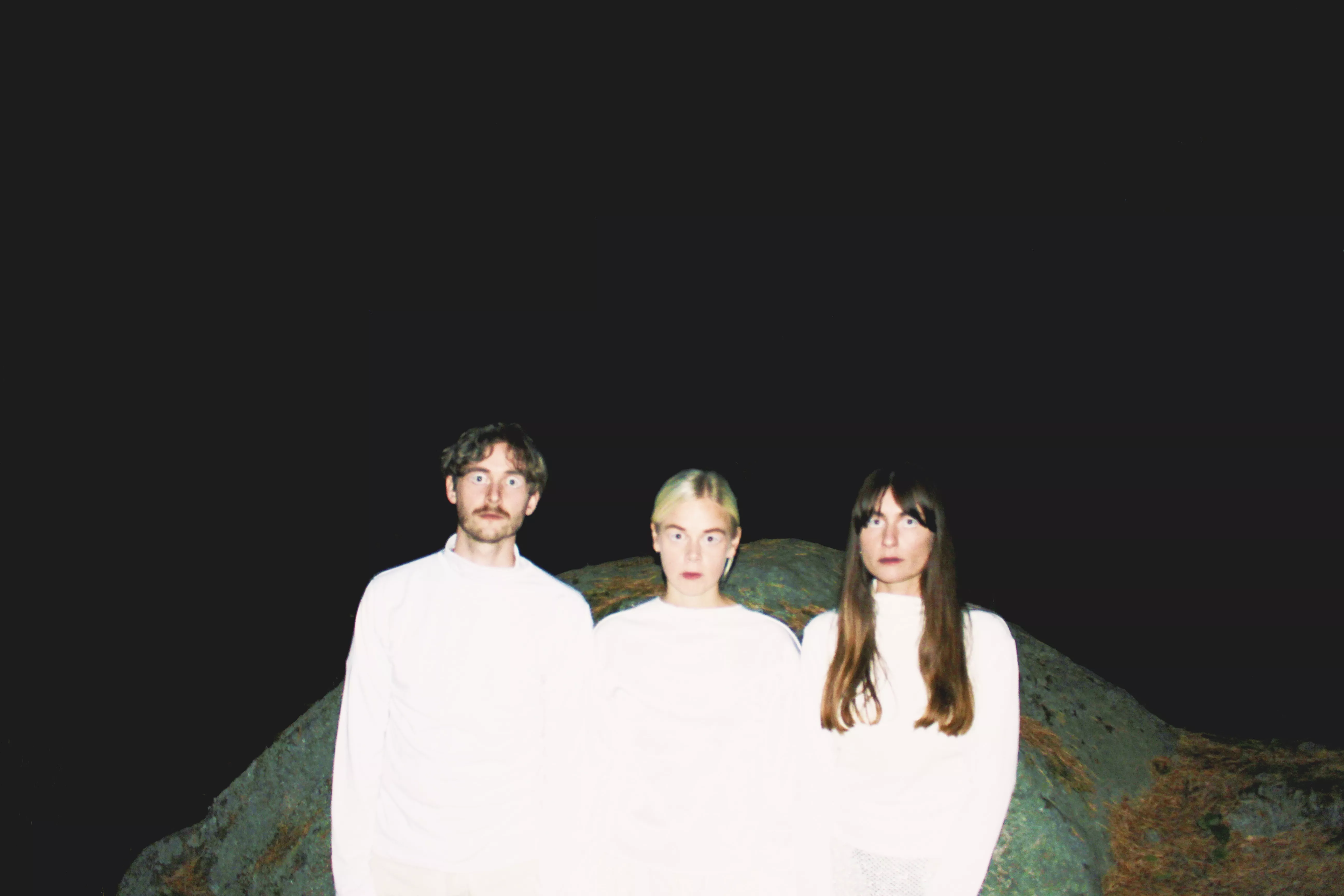 PREMIÄR: Återvänder med en explosion