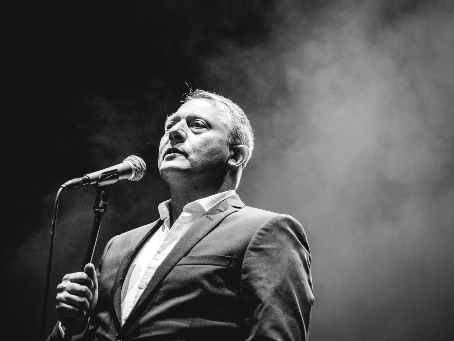 Ger konsert helt i mörker