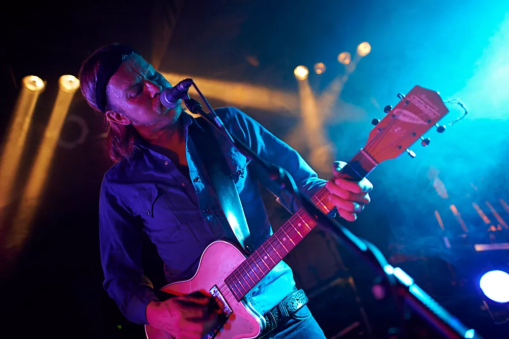 Norske band smelter plastgitarer om til vinyl