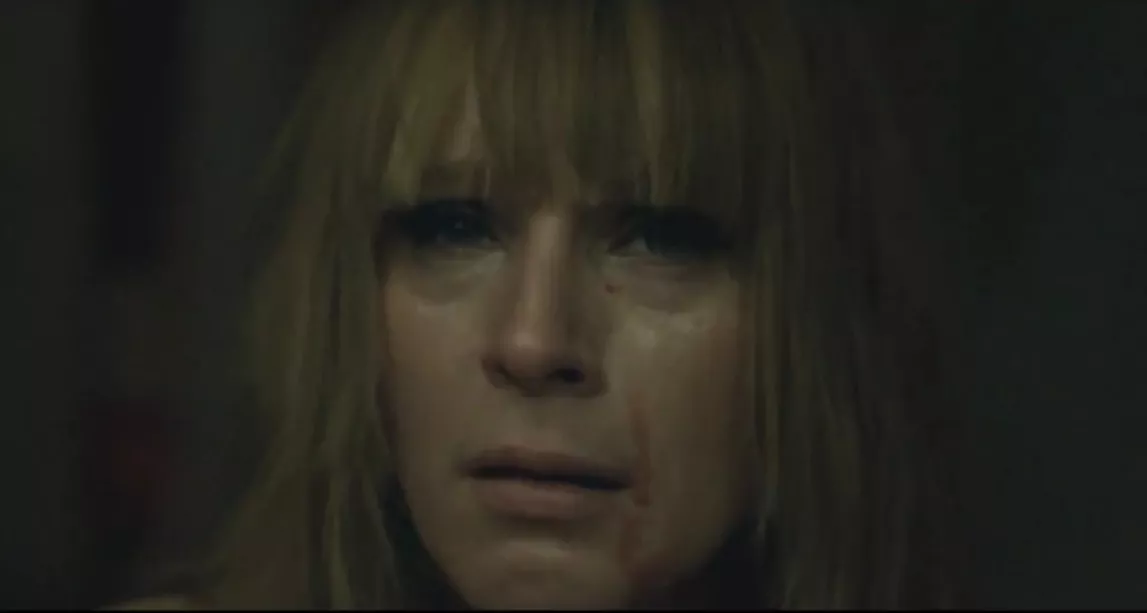 Ny, dyster video fra Lucy Love