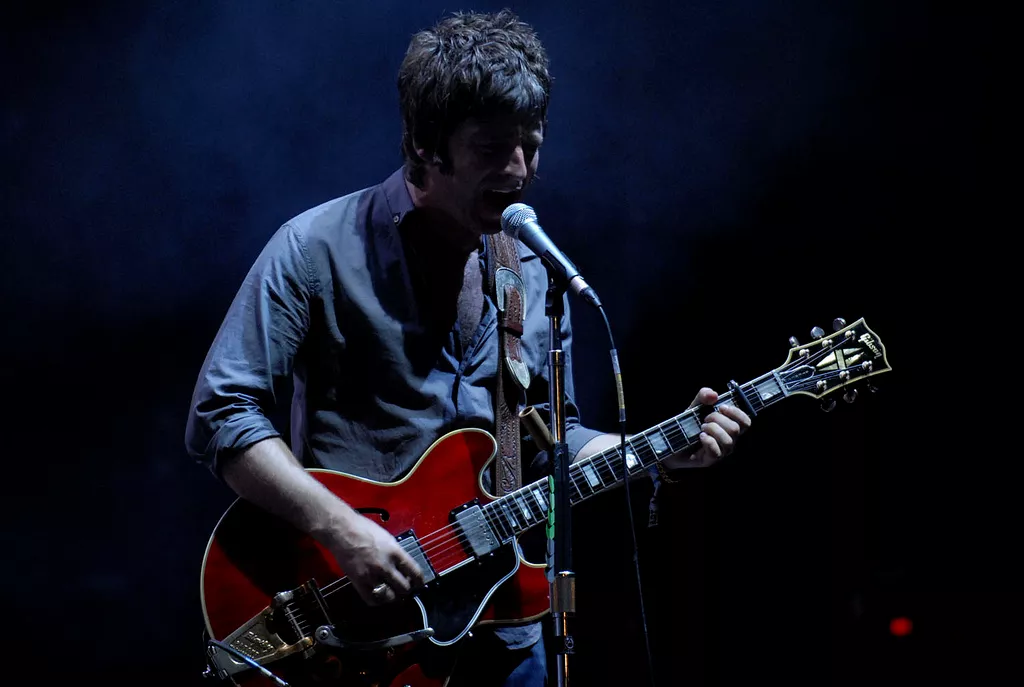 Noel Gallagher lufter soloplaner