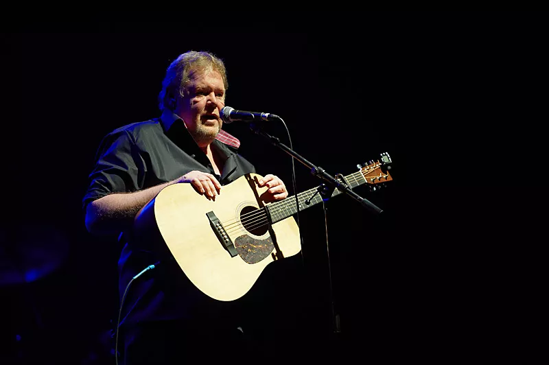 Sebastian samler fem årtiers magi på ny opsamling