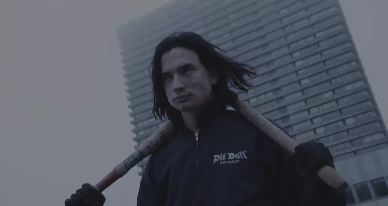 Se ny hårdtslående video fra Benal