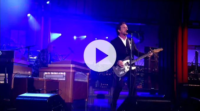 Se Eddie Vedders liveoptræden hos Letterman